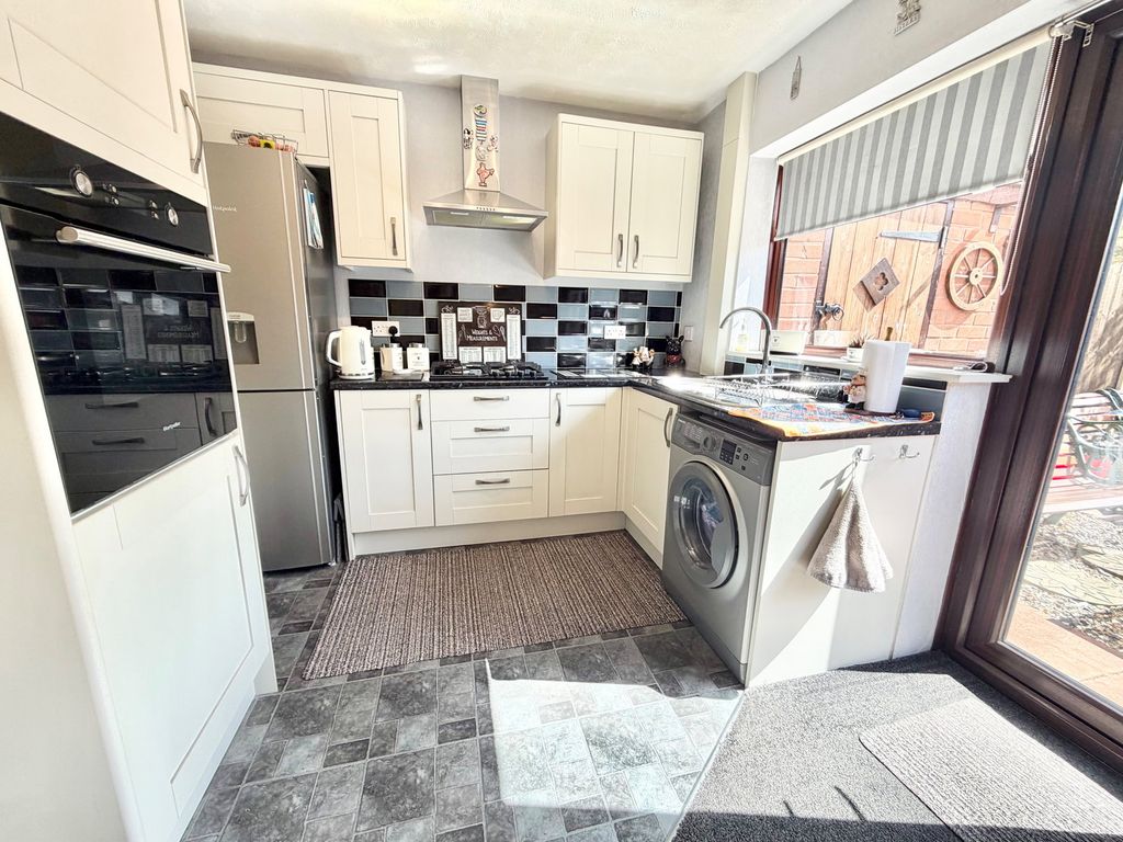 Property photo 2 of 24