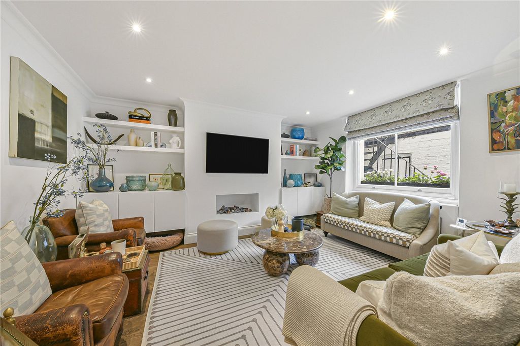 Property photo 1 of 11 Reception Room