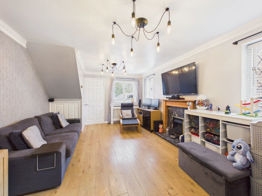 Property photo 2 of 12 5124742
