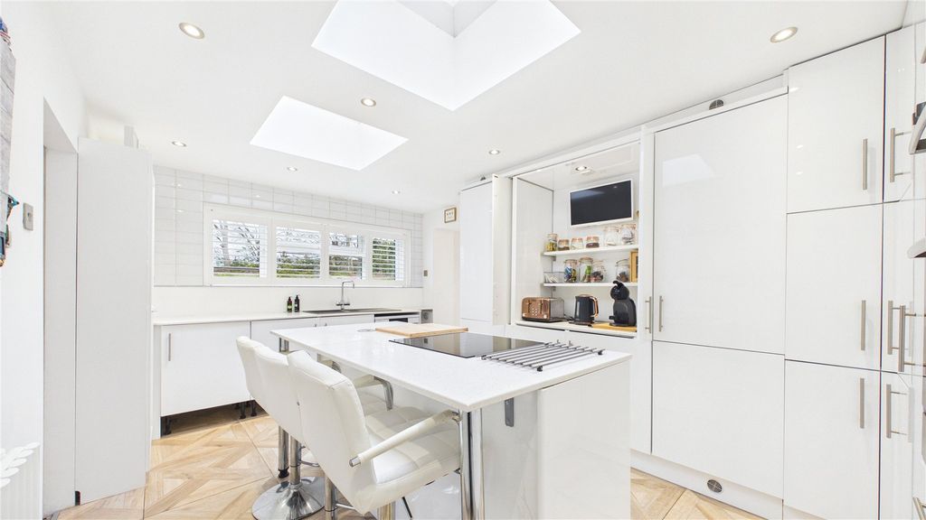 Property photo 3 of 22 Picture 3