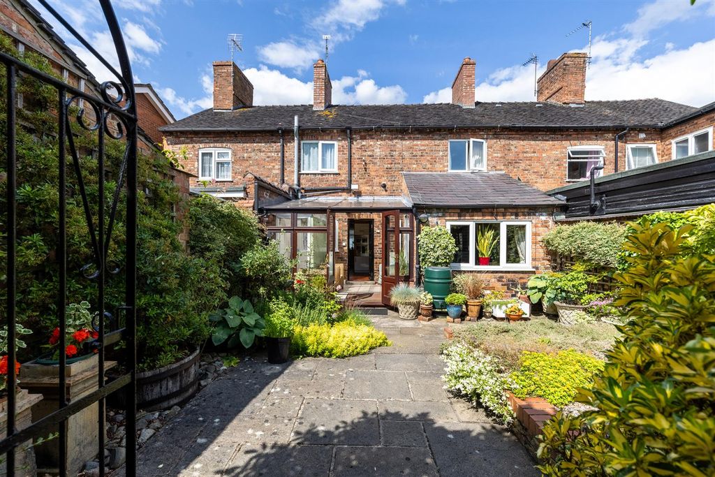 Property photo 2 of 19 108Hospitalstreet-16.Jpg