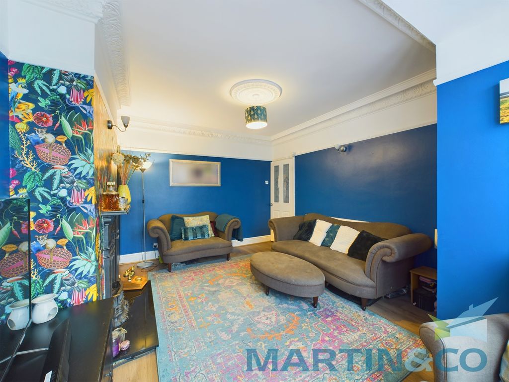 Property photo 3 of 30 Cam01870G0-Pr0147-Still009