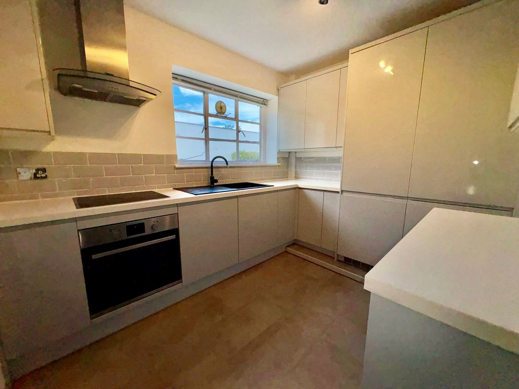 Property photo 3 of 7 Kitchencapel