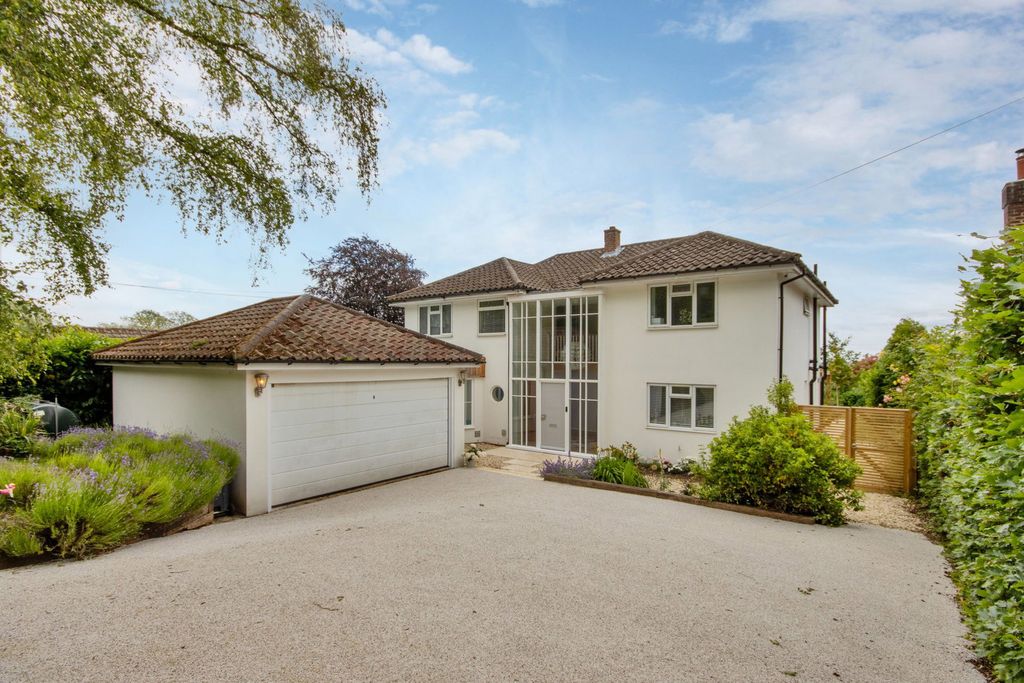 Property photo 2 of 33