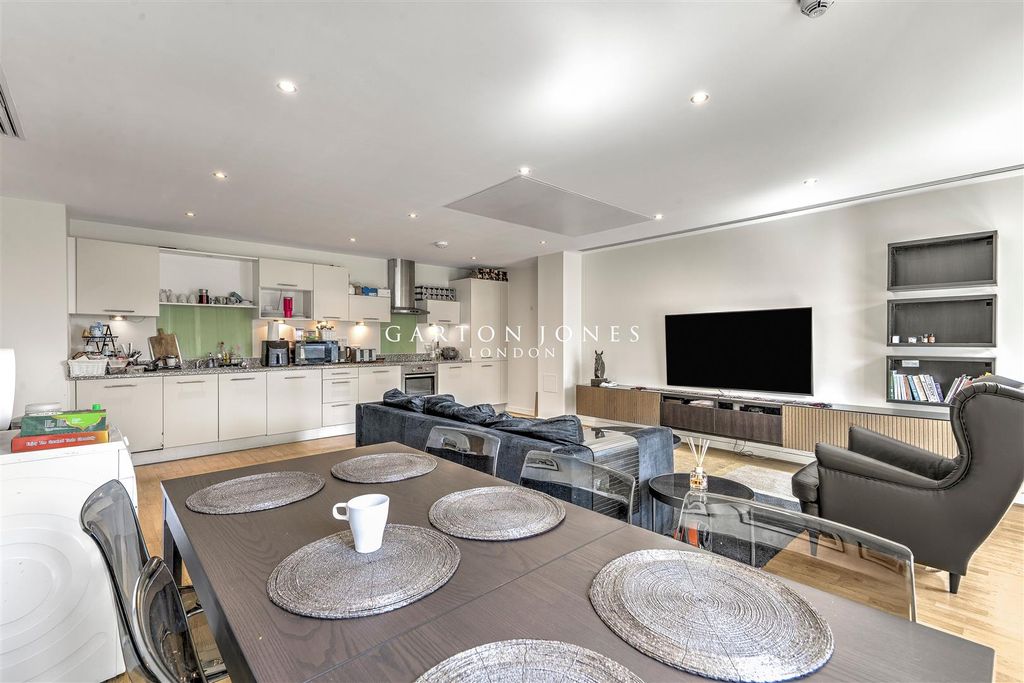 Property photo 3 of 15 Kitchen