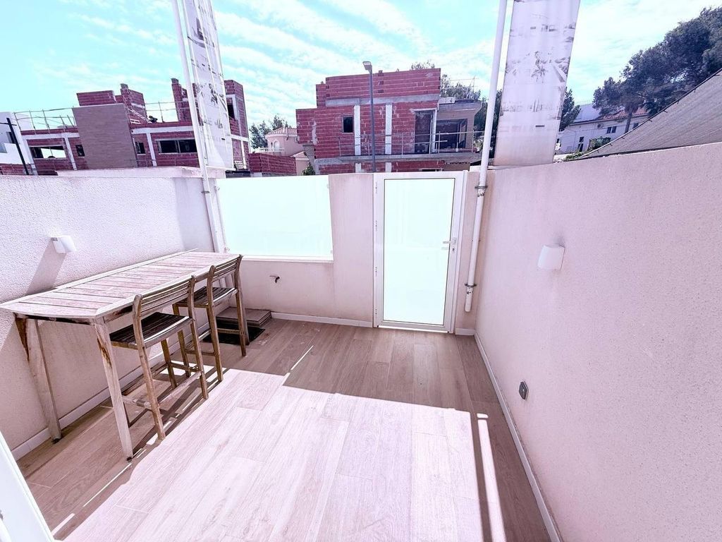 Property photo 2 of 31