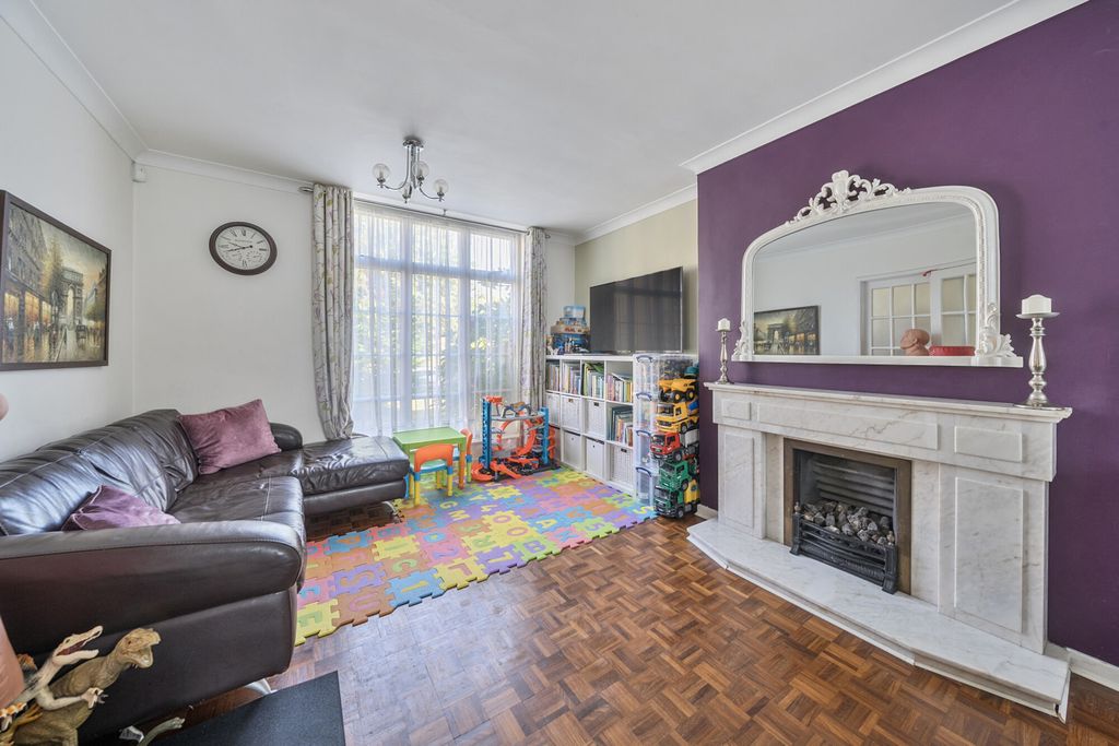 Property photo 2 of 20 1341519-12-689F21...