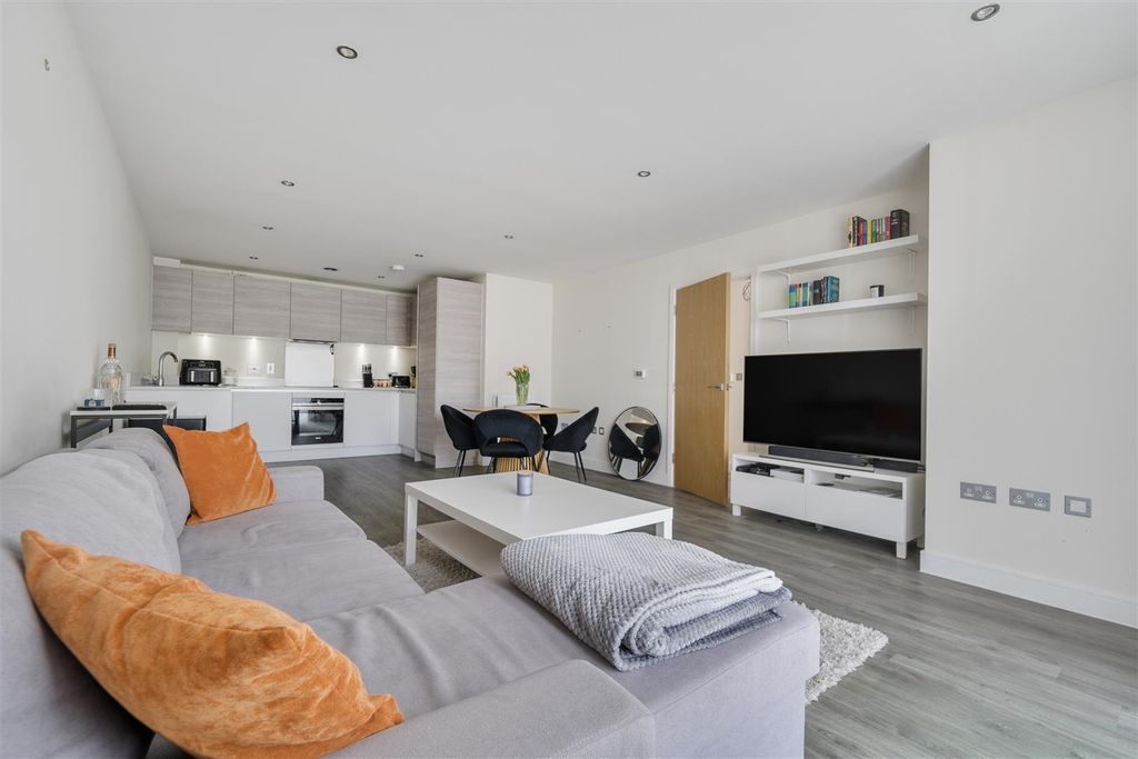 Property photo 1 of 13 Open Plan