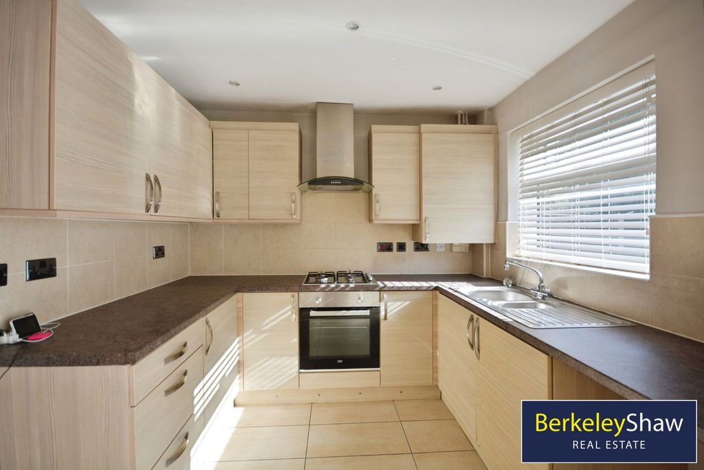 Property photo 2 of 14 Pbox-Img.Jpg