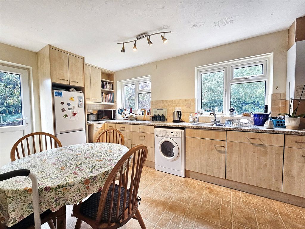 Property photo 2 of 12 Picture No. 10