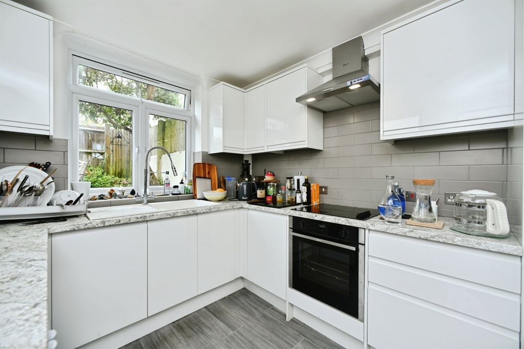 Property photo 3 of 16