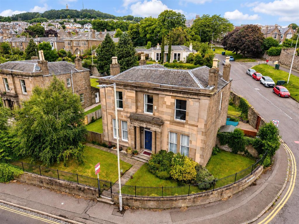 Property photo 2 of 42 1 Dudhope Terrace Dundee-2.Jpg