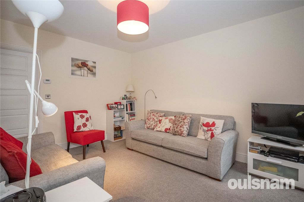 Property photo 2 of 18 Picture No. 14