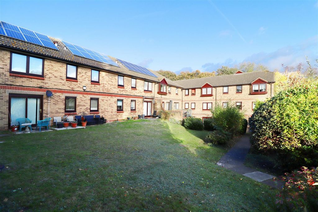 Property photo 1 of 12 Communal Garden