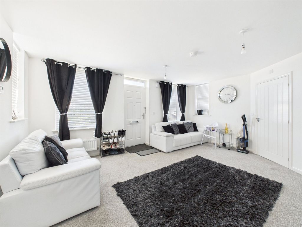 Property photo 3 of 11 Picture No. 17