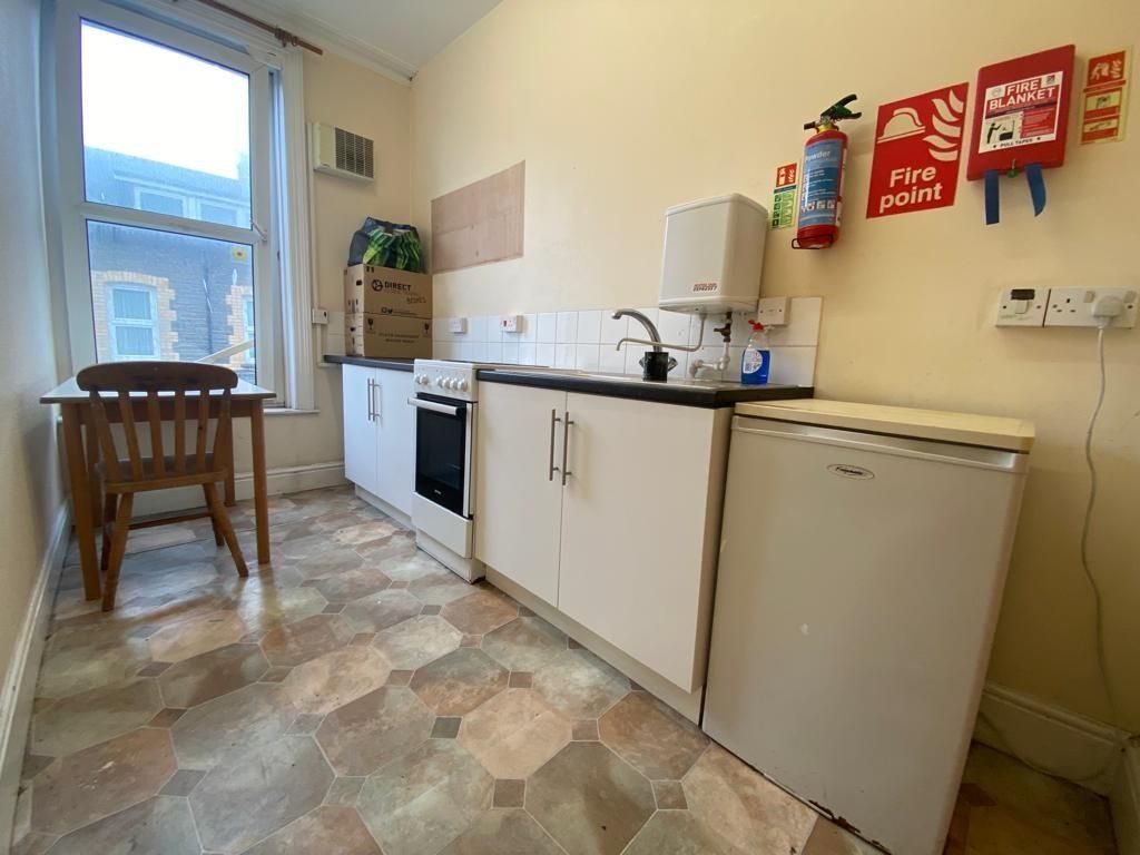 Property photo 3 of 8 Kitchen.Jpg