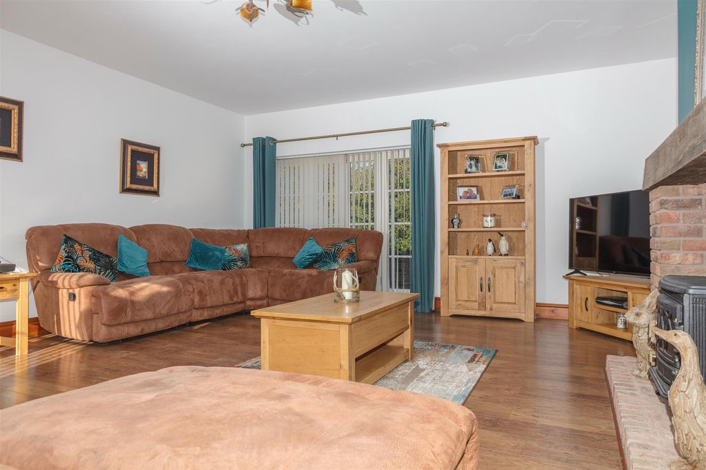 Property photo 2 of 10 Photo 1