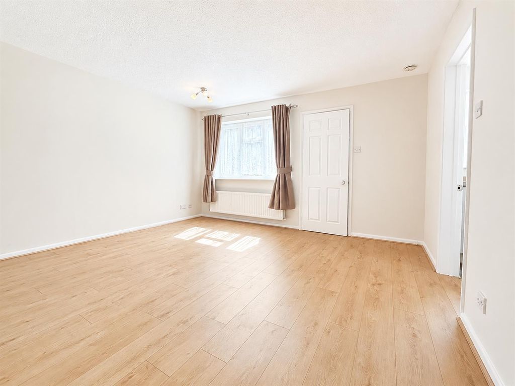 Property photo 2 of 11 30Fb3214-8F72-4Aa2-8124-F94A3217F59c.Png