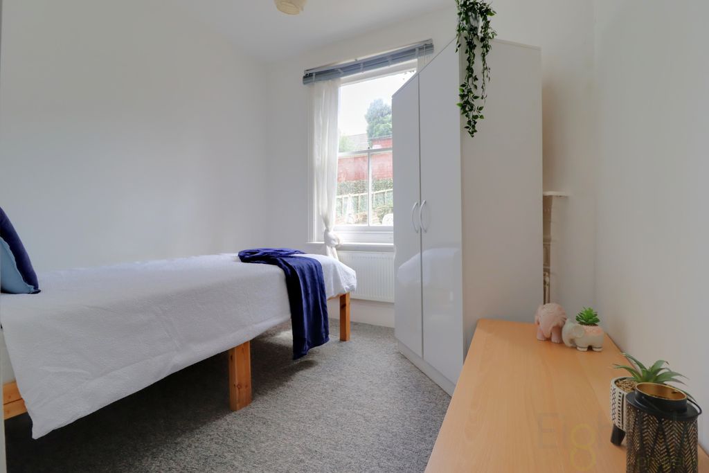 Property photo 2 of 13 Bedroom 4