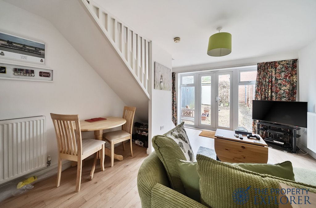 Property photo 2 of 18