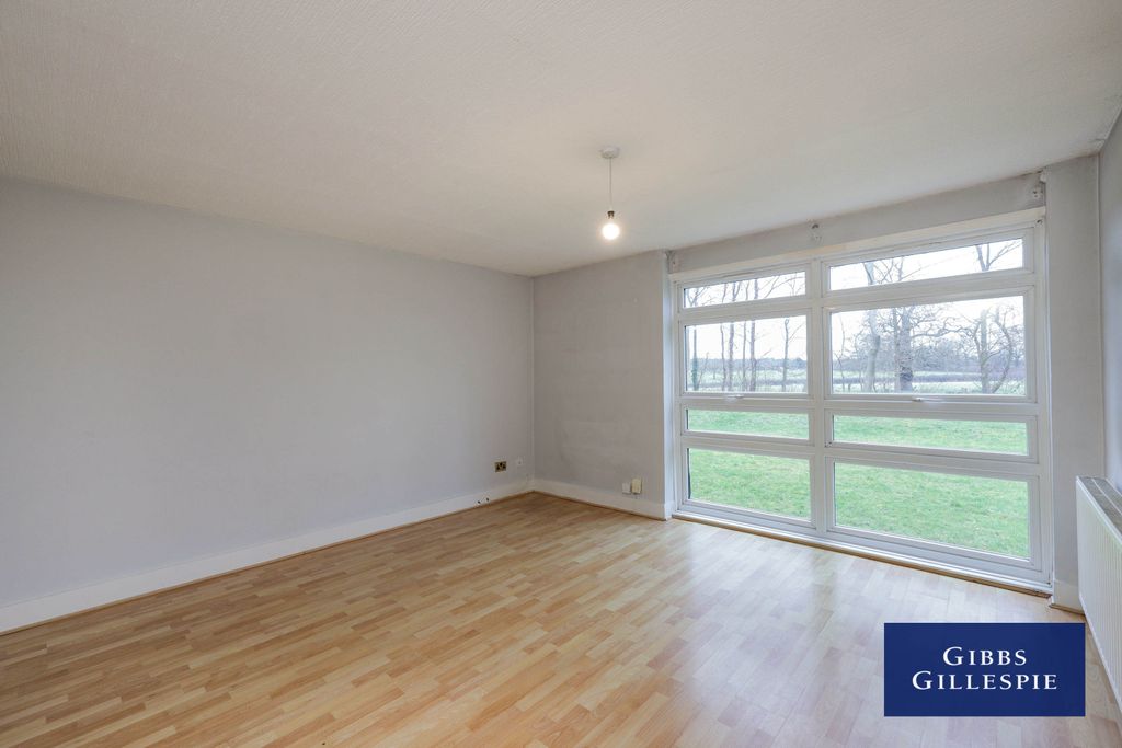 Property photo 2 of 11 3