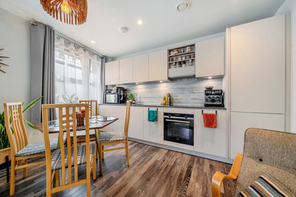 Property photo 3 of 19 1473484-7-6A27Eab...