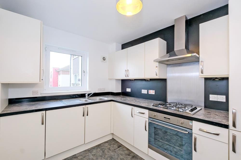 Property photo 3 of 8 Dining Kitchen