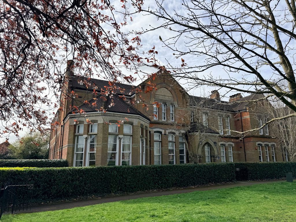 Property photo 1 of 20