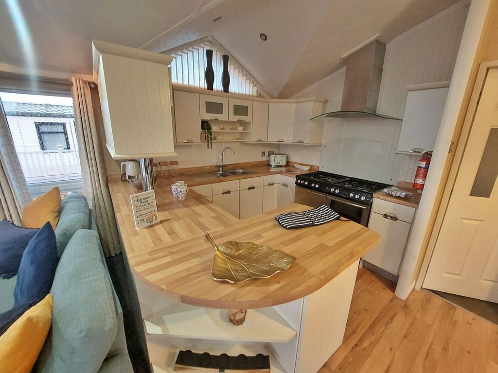 Property photo 3 of 8 4736092