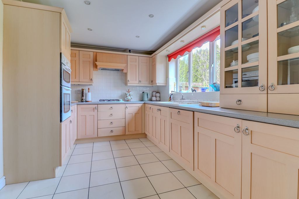 Property photo 3 of 26