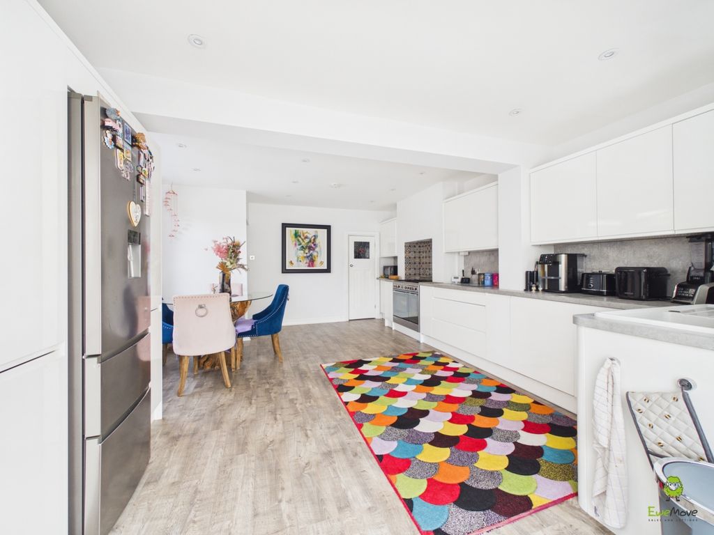 Property photo 2 of 16 Presented By Kevin At Ewemove Abbey Wood And Belve