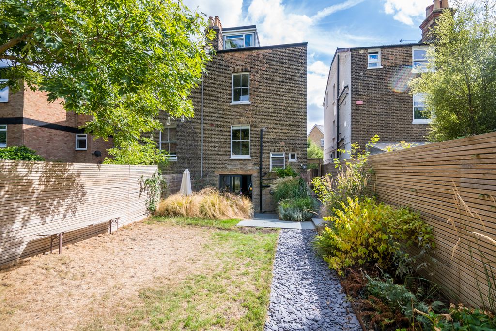 Property photo 2 of 36