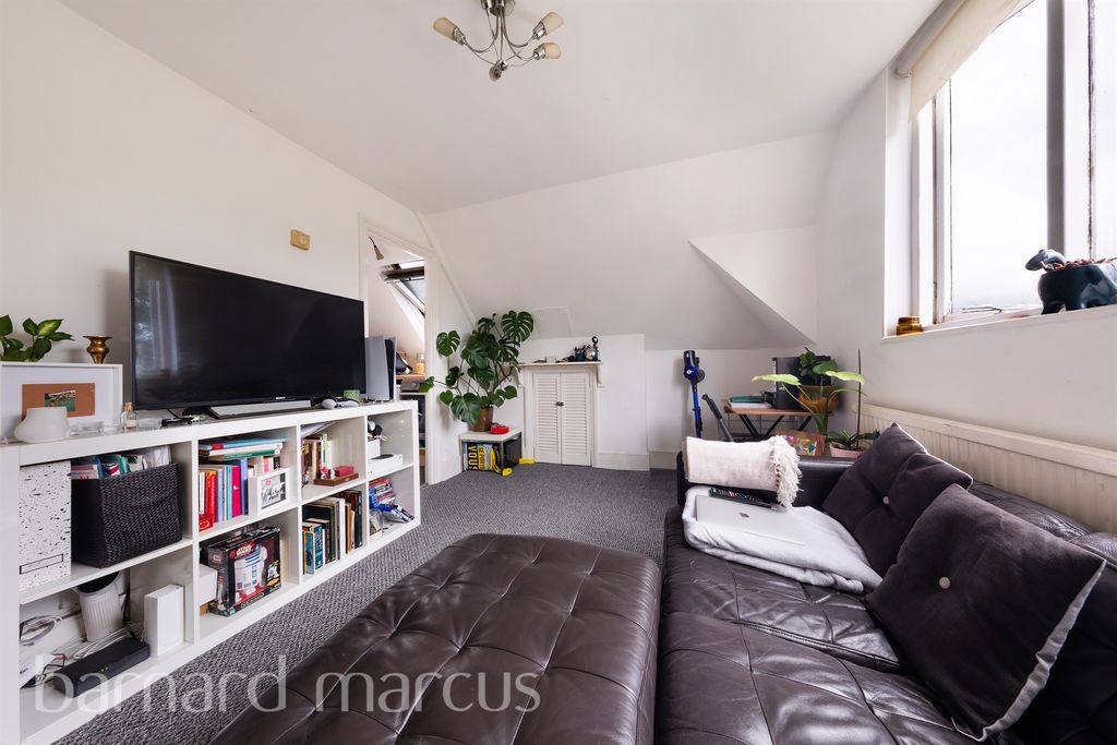 Property photo 3 of 10