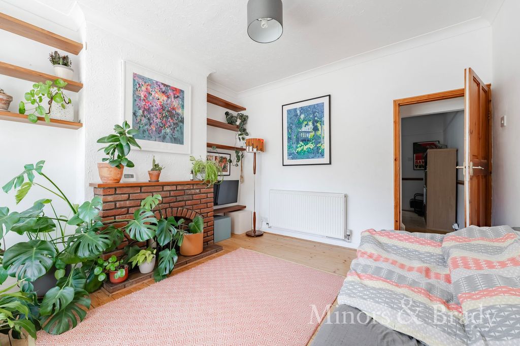 Property photo 3 of 13