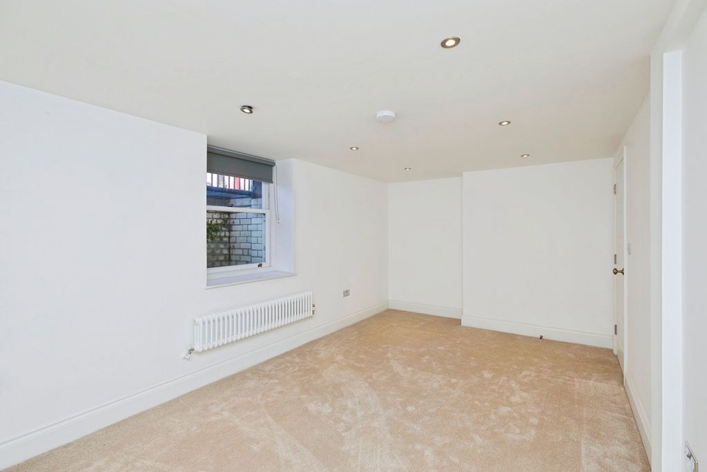 Additional image 13 of 2 bed flat for saleSt. Marys Gate, Derby, Derbyshire DE1