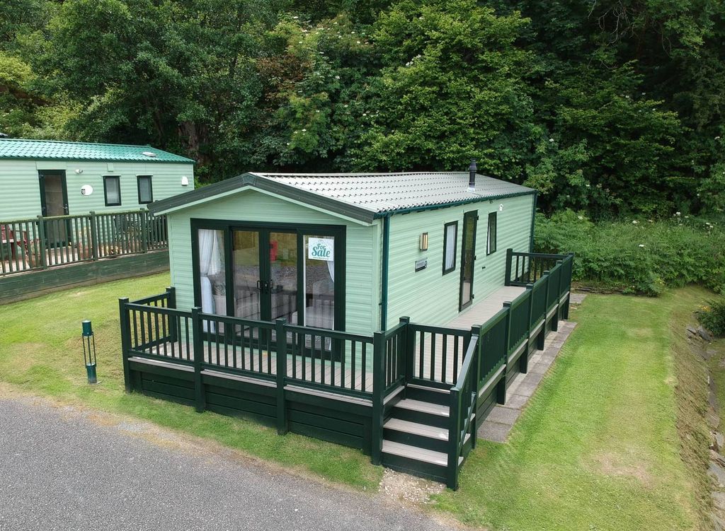 Property photo 2 of 21