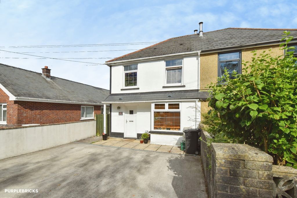 Property photo 2 of 33