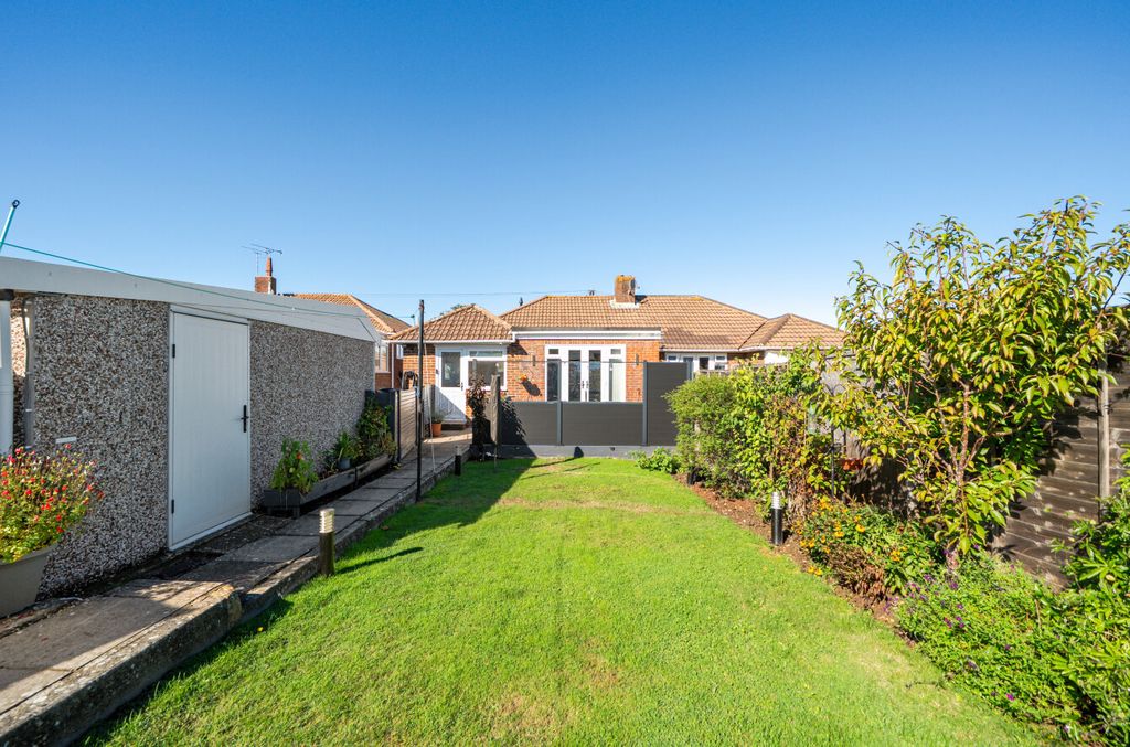 Property photo 3 of 14 1519595-22-6Aa02E...
