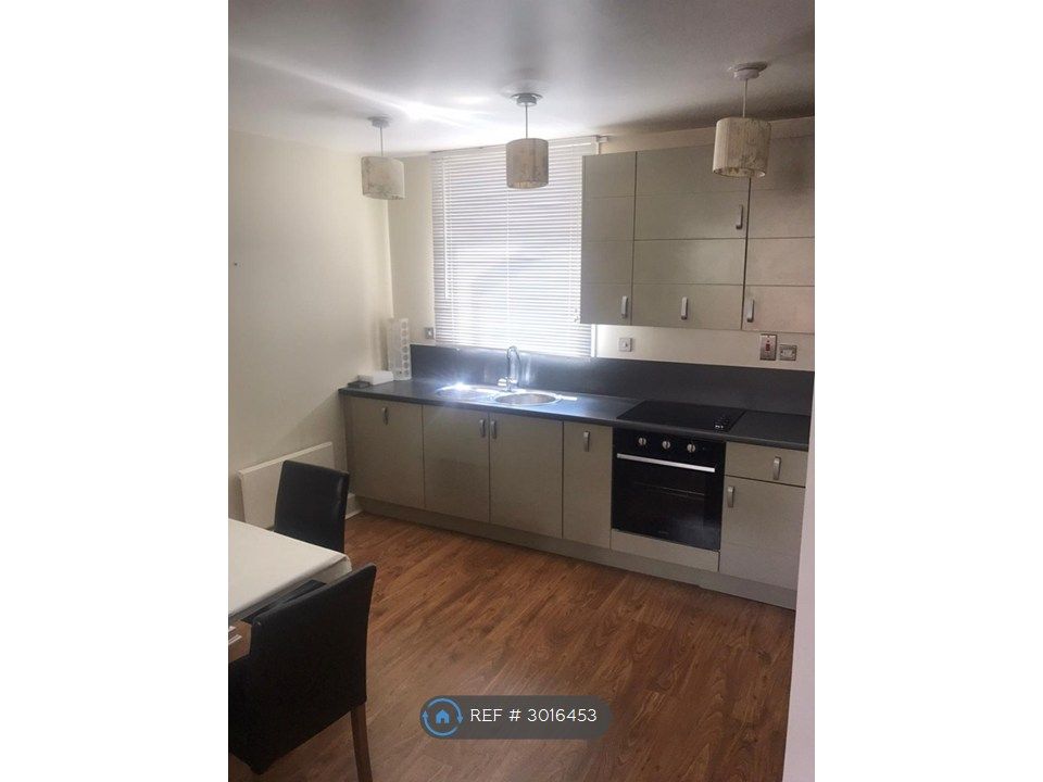 Property photo 3 of 13 Kitchen