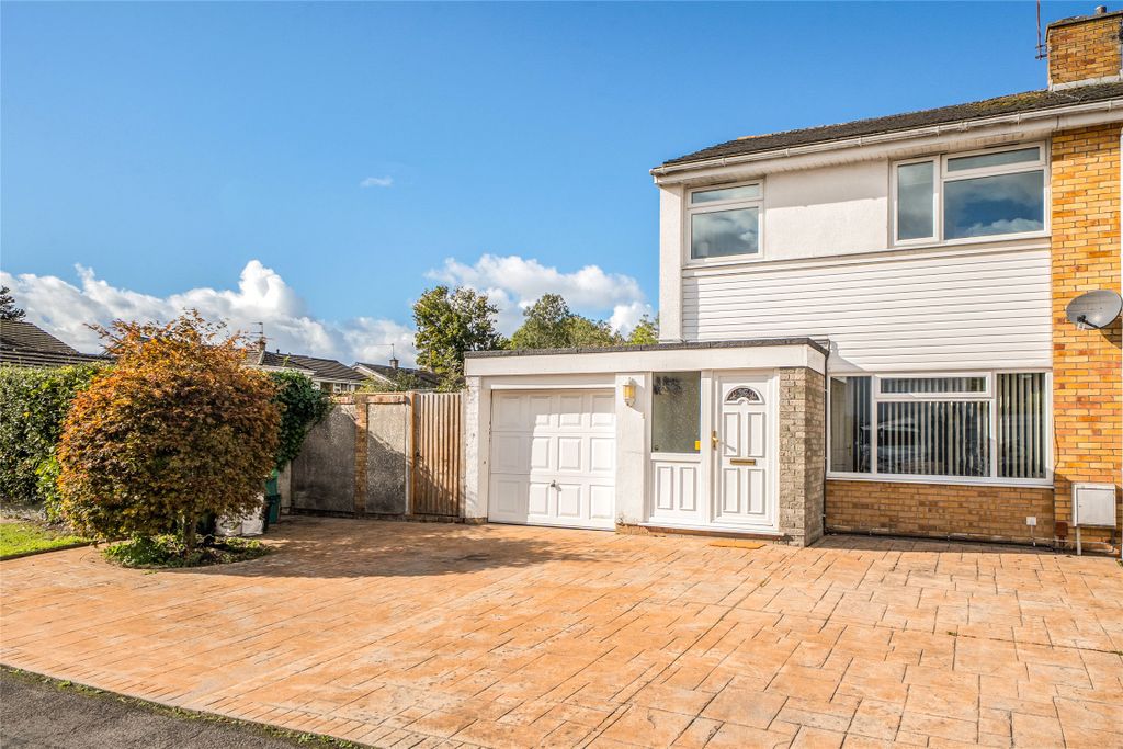 Property photo 1 of 18 Burrough Way