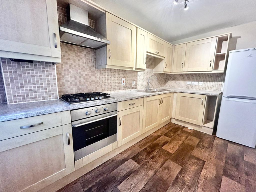 Property photo 2 of 6