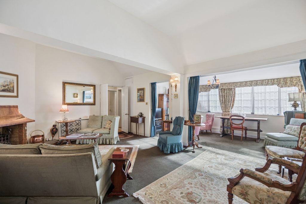 Property photo 3 of 38 Living Room