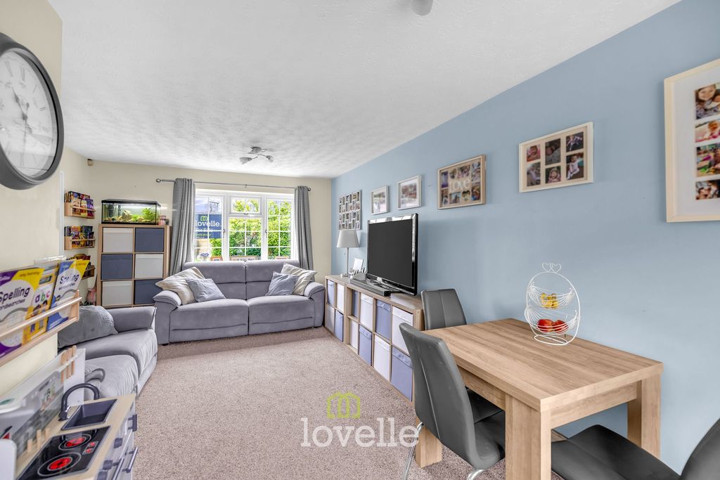 Property photo 2 of 14
