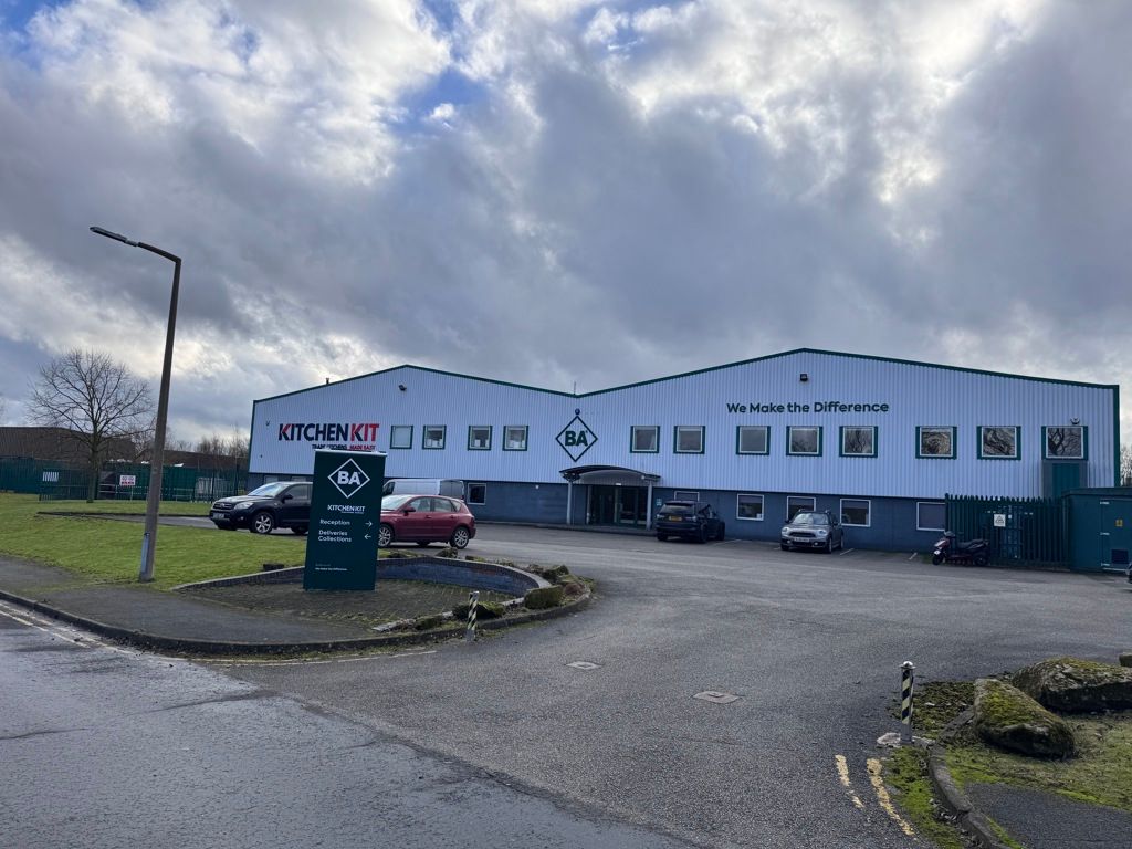 Property photo 3 of 9 Photo 8