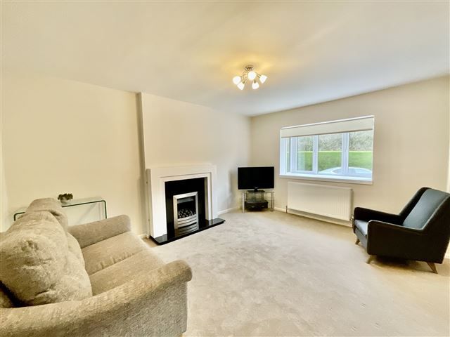 Property photo 2 of 18 Lounge