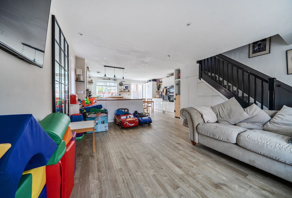 Property photo 3 of 26 1470391-12-6A1Eab...