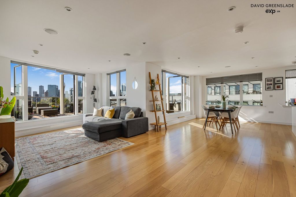 Property photo 2 of 30