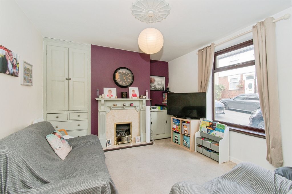 Property photo 3 of 12