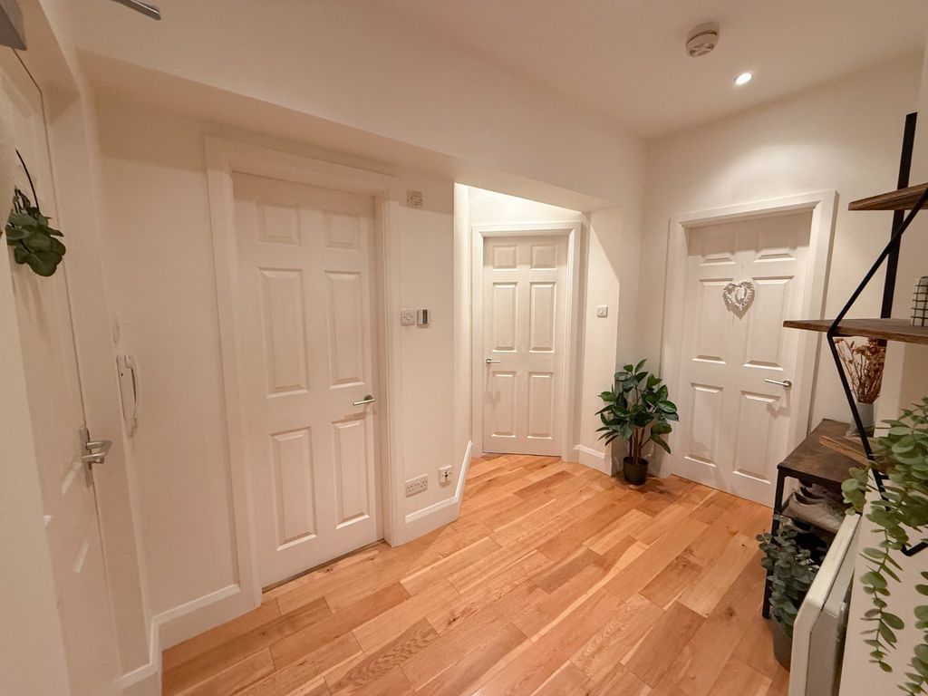 Property photo 2 of 14 Picture No. 33