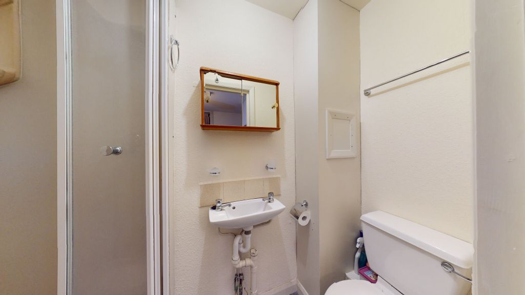 Property photo 3 of 8 Bathroom